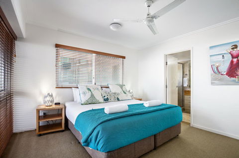 Rolling Surf Resort - VIC Tourism 3