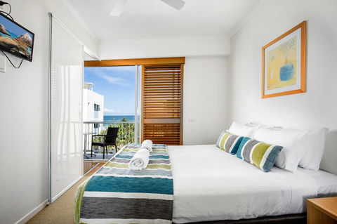 Rolling Surf Resort - VIC Tourism 25