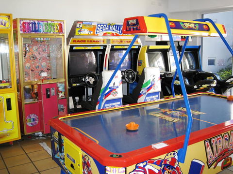 Rolling Surf Resort - VIC Tourism 34
