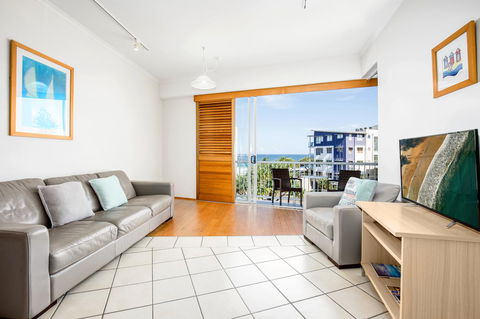 Rolling Surf Resort - VIC Tourism 26