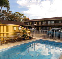 Twin Pines Motel