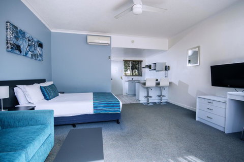 The Beach Motel Hervey Bay - VIC Tourism 9