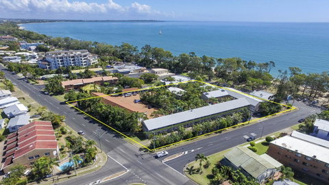 The Beach Motel Hervey Bay - VIC Tourism 13