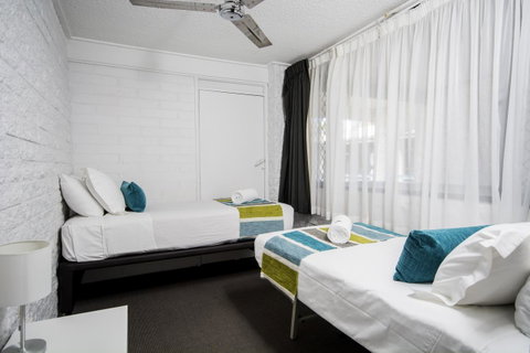 The Beach Motel Hervey Bay - VIC Tourism 30