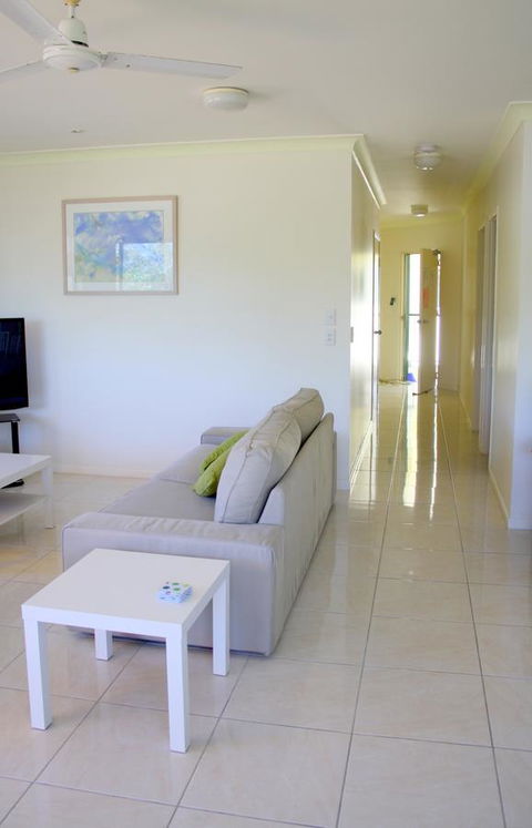 Magnetic Sunsets Resort - VIC Tourism 5
