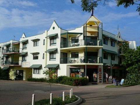 Magnetic Sunsets Resort - VIC Tourism 0