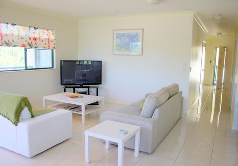 Magnetic Sunsets Resort - VIC Tourism 2