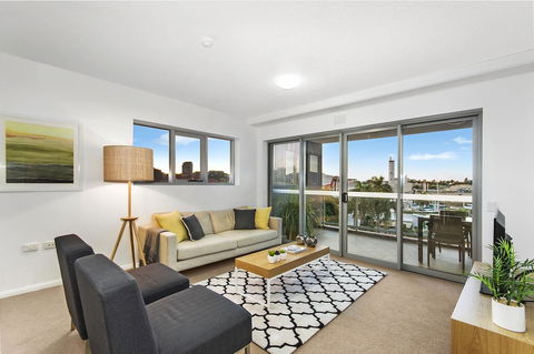 Allure Hotel & Apartments - VIC Tourism 4