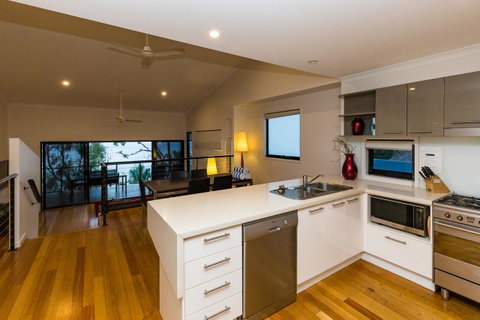 Shorelines - VIC Tourism 23