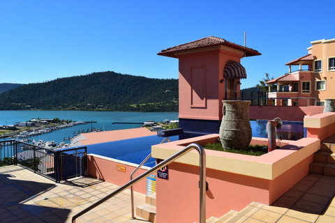 Martinique Whitsunday Resort - VIC Tourism 30