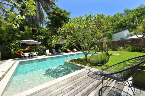 Jamaica Beach House - VIC Tourism 4