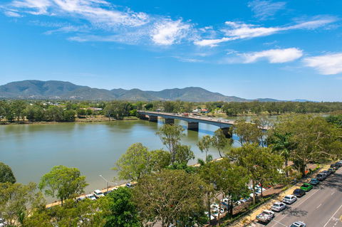 Empire Apartment Hotel Rockhampton - VIC Tourism 36