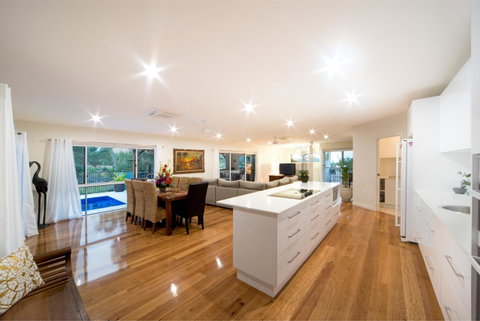 Whitsunday Luxury Homes - VIC Tourism 5