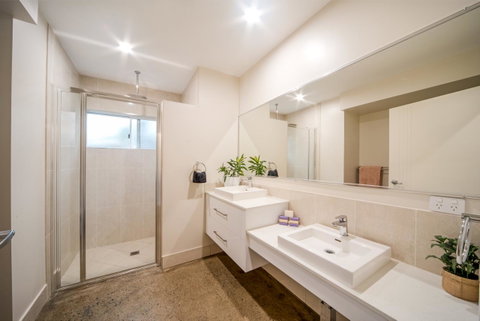 Whitsunday Luxury Homes - VIC Tourism 33