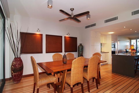 The Boathouse Apartments - VIC Tourism 12