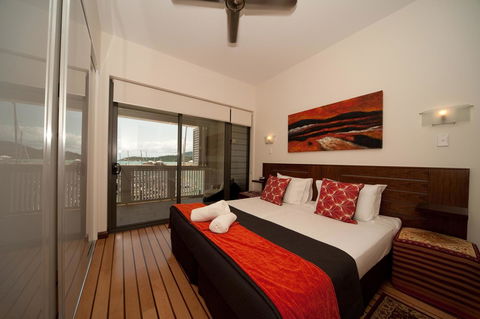 The Boathouse Apartments - VIC Tourism 15