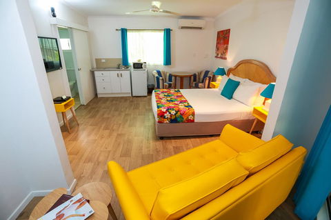 Port Douglas Motel - VIC Tourism 19