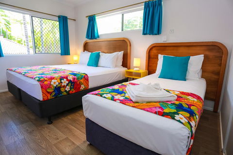 Port Douglas Motel - VIC Tourism 1