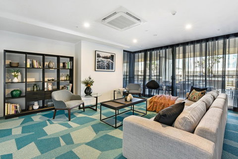 Qube Broadbeach - VIC Tourism 33