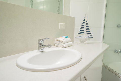 Mandolin Beachfront Resort - VIC Tourism 23