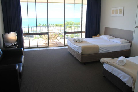 Ocean Views At Whitsunday Terraces Resort - VIC Tourism 11