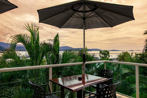 Sunlit Waters Studio Apartments - VIC Tourism 1