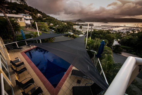 Sunlit Waters Studio Apartments - VIC Tourism 3