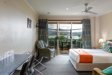 Sunlit Waters Studio Apartments - VIC Tourism 10