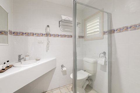 Sunlit Waters Studio Apartments - VIC Tourism 20