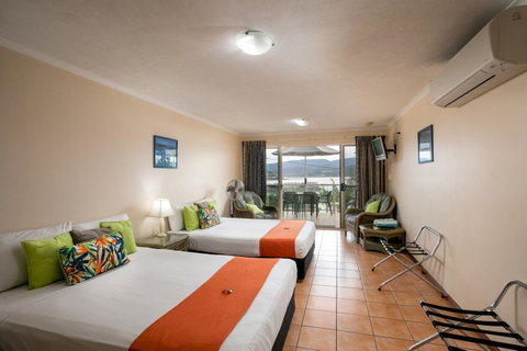 Sunlit Waters Studio Apartments - VIC Tourism 23