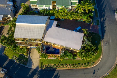 Sunlit Waters Studio Apartments - VIC Tourism 5