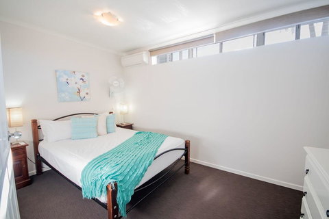 Airlie Apartments - VIC Tourism 15