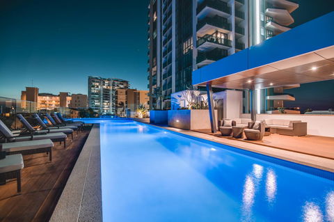 Iconic Kirra Beach Resort - VIC Tourism 20