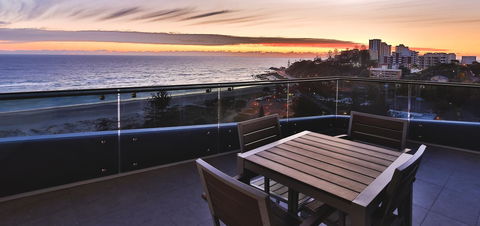 Iconic Kirra Beach Resort - VIC Tourism 43
