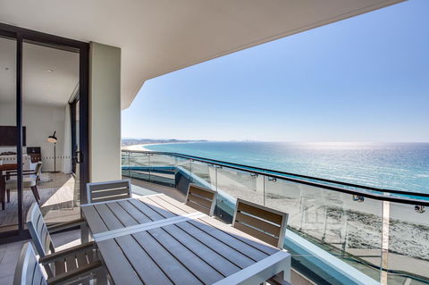 Iconic Kirra Beach Resort - VIC Tourism 21