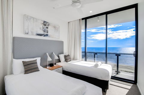 Iconic Kirra Beach Resort - VIC Tourism 38
