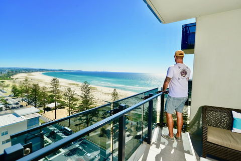 Iconic Kirra Beach Resort - VIC Tourism 8