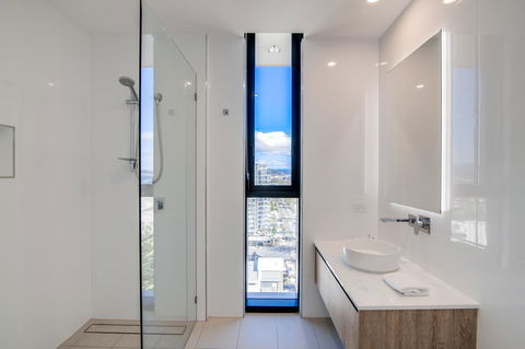 Iconic Kirra Beach Resort - VIC Tourism 29