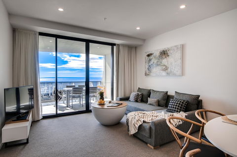 Iconic Kirra Beach Resort - VIC Tourism 36