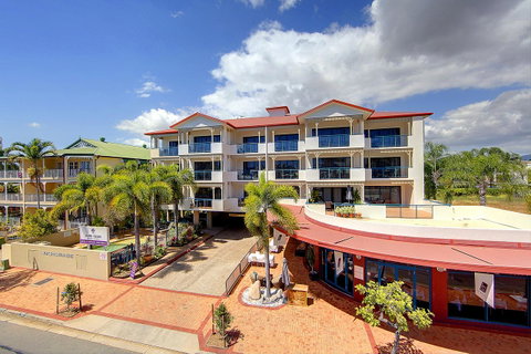 Park Regis Anchorage - VIC Tourism 0