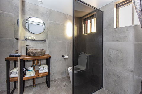 The Pink Hotel Coolangatta - VIC Tourism 14