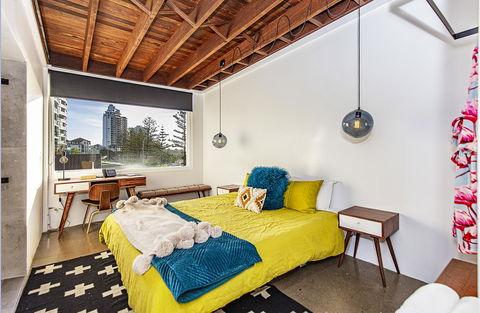 The Pink Hotel Coolangatta - VIC Tourism 17