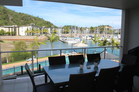 Beachside Apartment 17 - VIC Tourism 11
