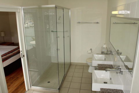 Beachside Apartment 17 - VIC Tourism 10