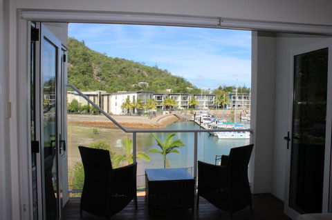 Beachside Apartment 17 - VIC Tourism 2