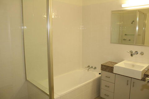 Beachside Apartment 17 - VIC Tourism 5