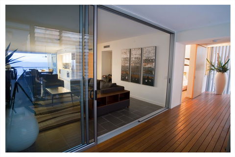 1 Bright Point Apartment 5201 - VIC Tourism 2