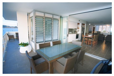 1 Bright Point Apartment 5201 - VIC Tourism 4