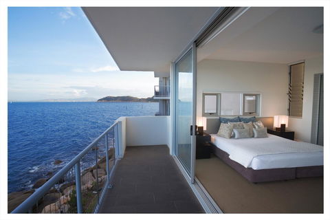 1 Bright Point Apartment 5201 - VIC Tourism 7