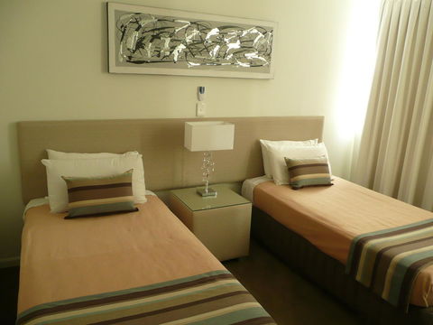Grosvenor Beachfront Apartments Surfers Paradise - VIC Tourism 20